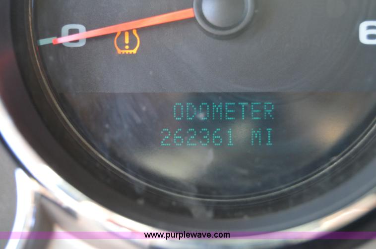 image for item AY9453 2011 Chevrolet Silverado 2500HD Ext. Cab utility truck