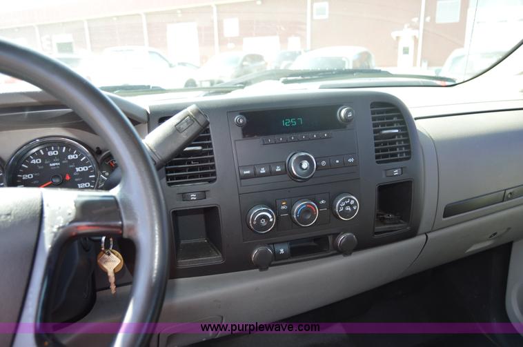 image for item AY9453 2011 Chevrolet Silverado 2500HD Ext. Cab utility truck