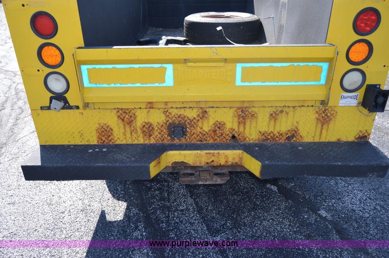 image for item AY9454 2006 Chevrolet Silverado 2500HD utility truck