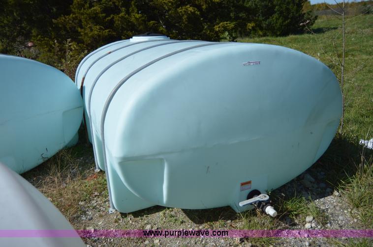 image for item AY9458 2,000 gallon poly tank