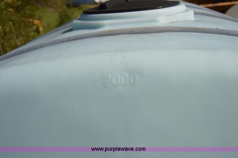 image for item AY9458 2,000 gallon poly tank