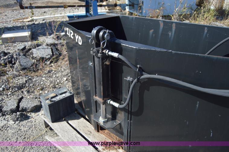 image for item AY9463 B Built Mfg. 1/2 yd. skid steer shuttle box
