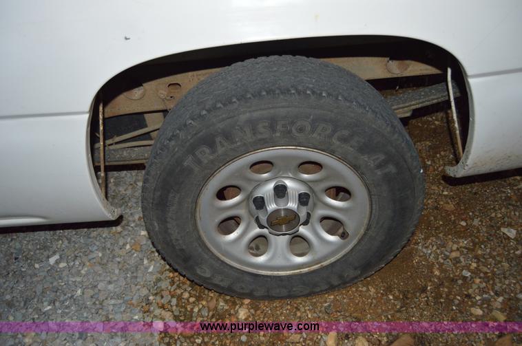 image for item AY9471 2005 Chevrolet Silverado 1500 Ext. Cab pickup truck