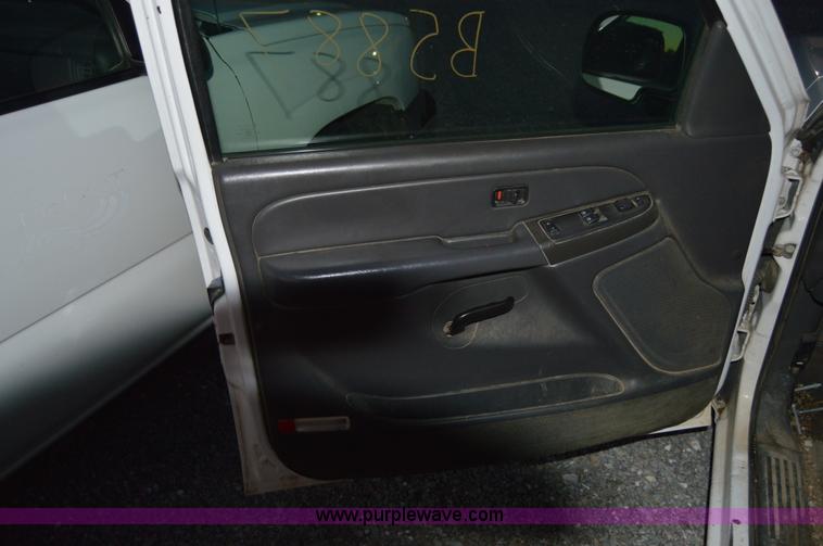 image for item AY9471 2005 Chevrolet Silverado 1500 Ext. Cab pickup truck