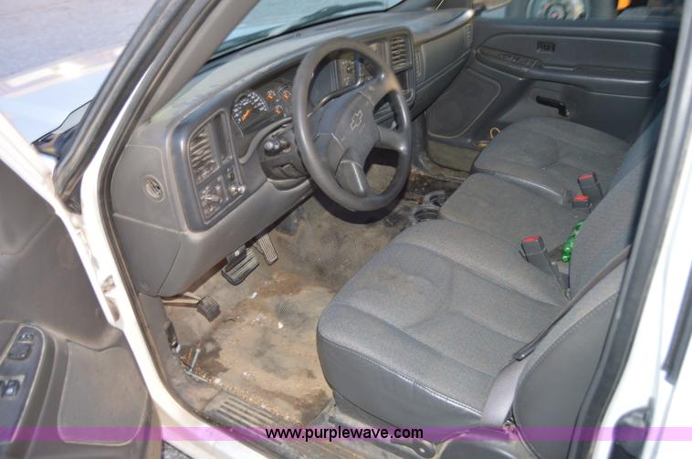 image for item AY9471 2005 Chevrolet Silverado 1500 Ext. Cab pickup truck