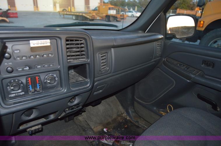 image for item AY9471 2005 Chevrolet Silverado 1500 Ext. Cab pickup truck