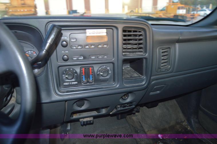 image for item AY9471 2005 Chevrolet Silverado 1500 Ext. Cab pickup truck