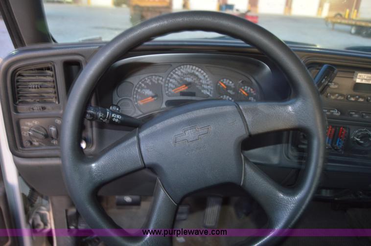 image for item AY9471 2005 Chevrolet Silverado 1500 Ext. Cab pickup truck