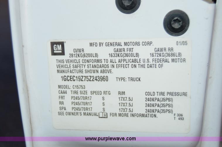 image for item AY9471 2005 Chevrolet Silverado 1500 Ext. Cab pickup truck