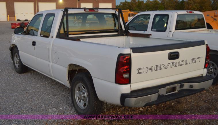 image for item AY9472 2004 Chevrolet Silverado 1500 Ext. Cab pickup truck