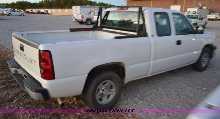 image for item AY9472 2004 Chevrolet Silverado 1500 Ext. Cab pickup truck