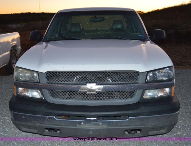 image for item AY9472 2004 Chevrolet Silverado 1500 Ext. Cab pickup truck