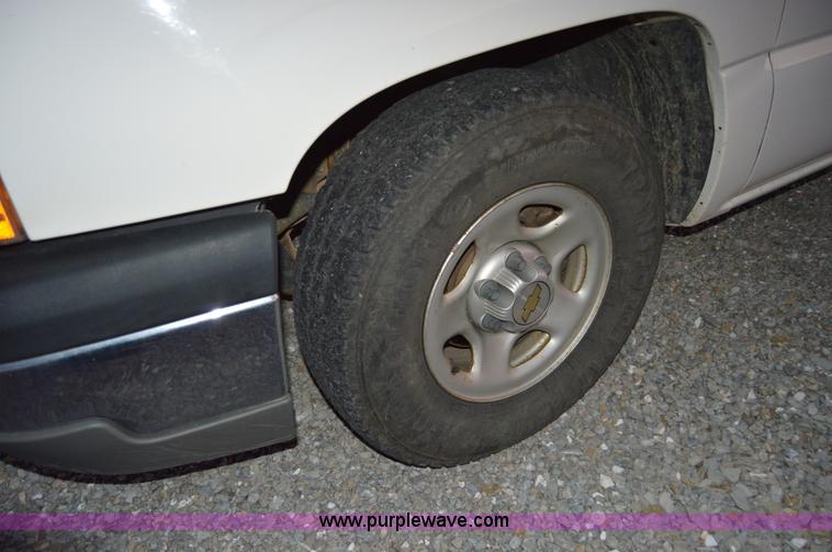 image for item AY9472 2004 Chevrolet Silverado 1500 Ext. Cab pickup truck