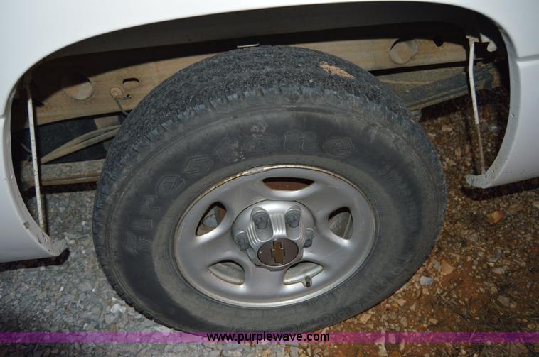 image for item AY9472 2004 Chevrolet Silverado 1500 Ext. Cab pickup truck