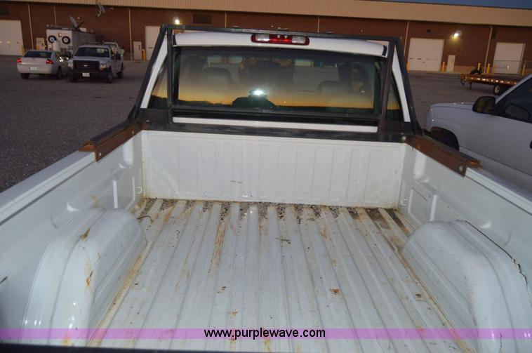 image for item AY9472 2004 Chevrolet Silverado 1500 Ext. Cab pickup truck