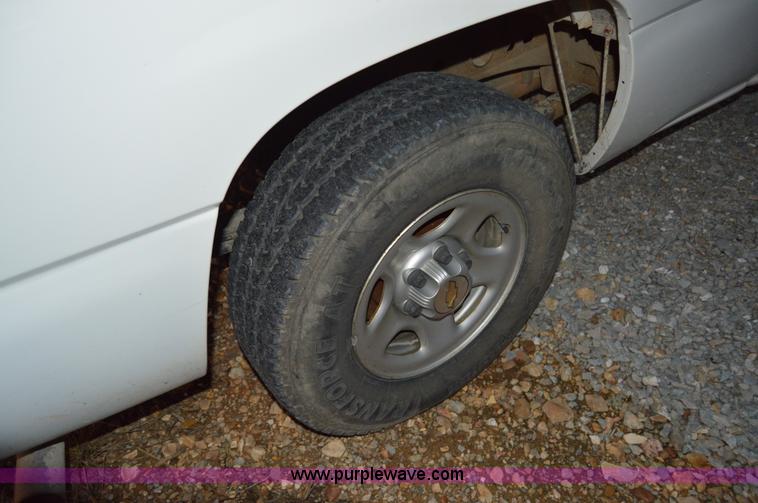 image for item AY9472 2004 Chevrolet Silverado 1500 Ext. Cab pickup truck