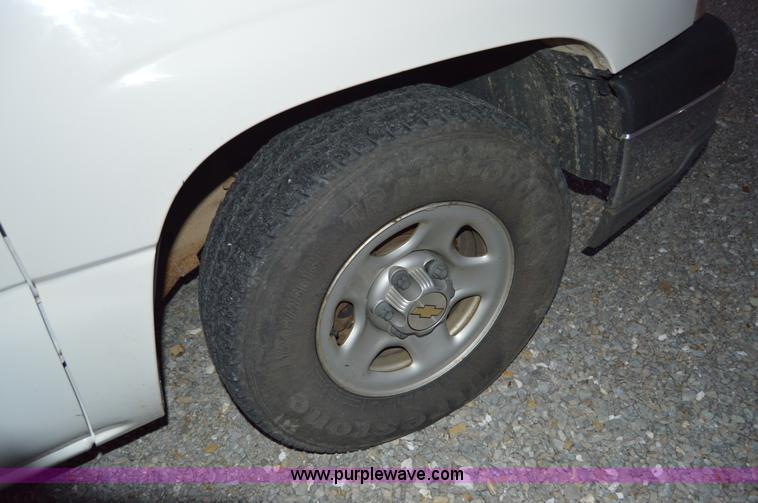 image for item AY9472 2004 Chevrolet Silverado 1500 Ext. Cab pickup truck