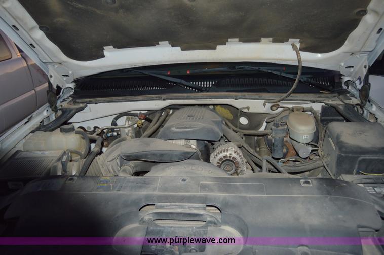 image for item AY9472 2004 Chevrolet Silverado 1500 Ext. Cab pickup truck