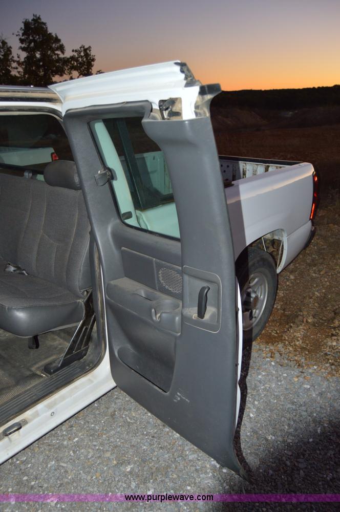 image for item AY9472 2004 Chevrolet Silverado 1500 Ext. Cab pickup truck