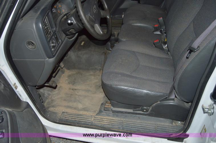 image for item AY9472 2004 Chevrolet Silverado 1500 Ext. Cab pickup truck