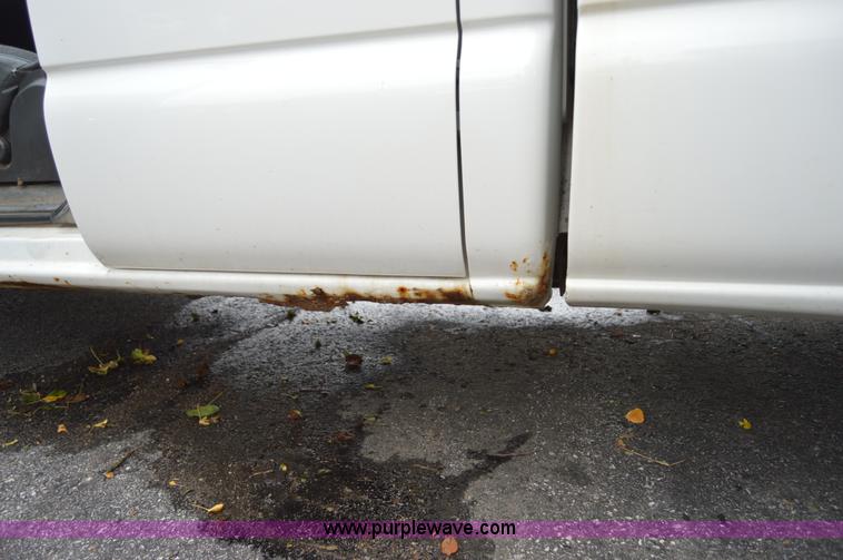 image for item AY9474 2005 Chevrolet Silverado 1500 pickup truck