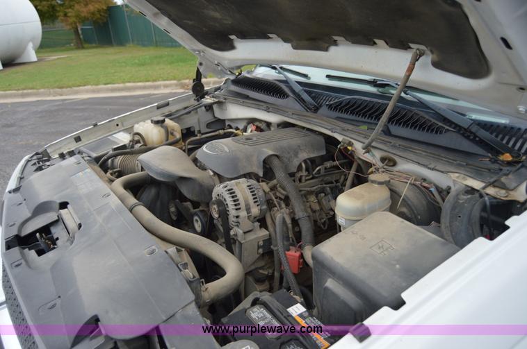 image for item AY9474 2005 Chevrolet Silverado 1500 pickup truck