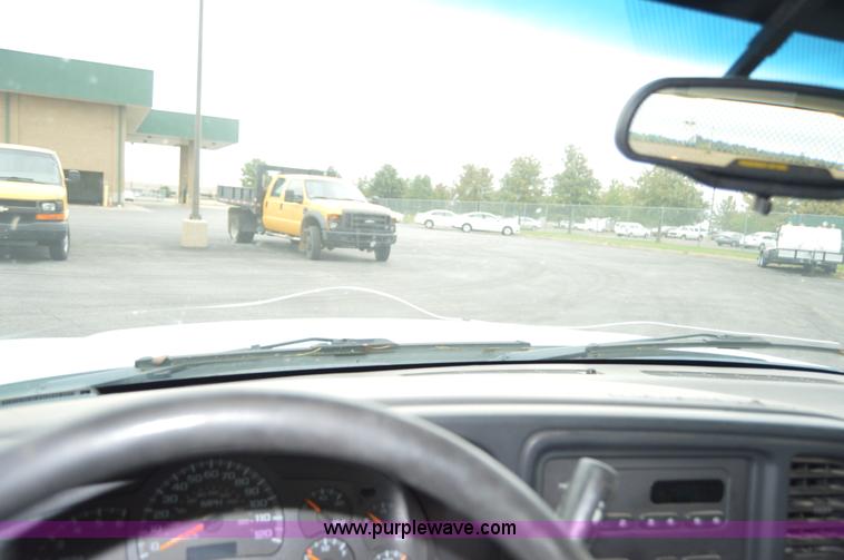 image for item AY9474 2005 Chevrolet Silverado 1500 pickup truck