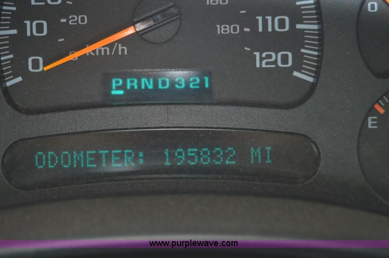 image for item AY9474 2005 Chevrolet Silverado 1500 pickup truck