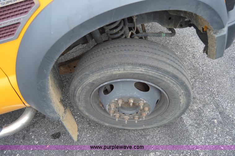 image for item AY9475 2008 Ford F450 Super Duty XL Crew Cab dump truck