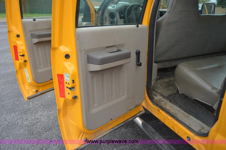 image for item AY9475 2008 Ford F450 Super Duty XL Crew Cab dump truck