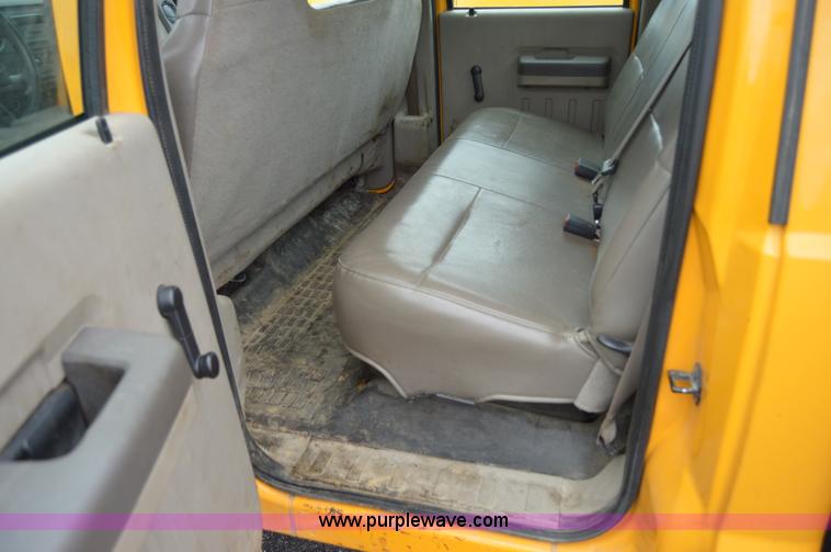 image for item AY9475 2008 Ford F450 Super Duty XL Crew Cab dump truck