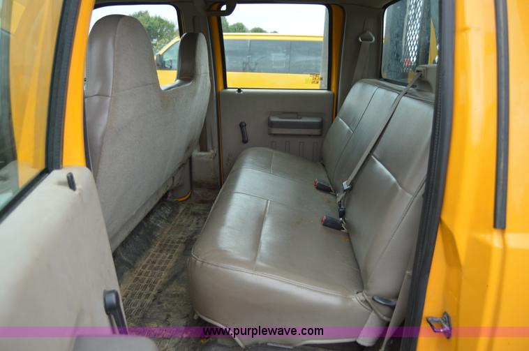 image for item AY9475 2008 Ford F450 Super Duty XL Crew Cab dump truck