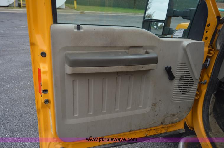 image for item AY9475 2008 Ford F450 Super Duty XL Crew Cab dump truck