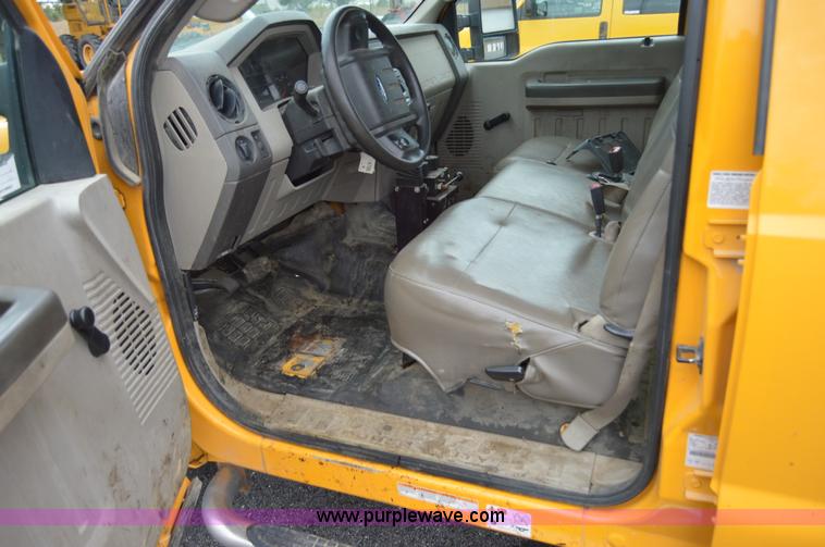 image for item AY9475 2008 Ford F450 Super Duty XL Crew Cab dump truck