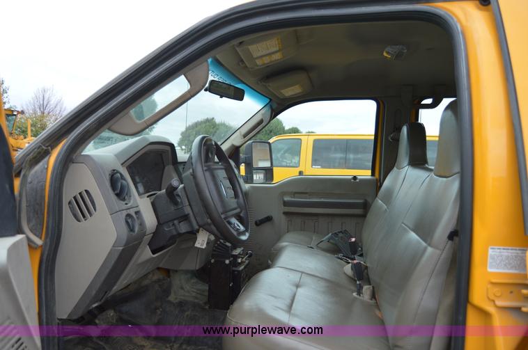 image for item AY9475 2008 Ford F450 Super Duty XL Crew Cab dump truck