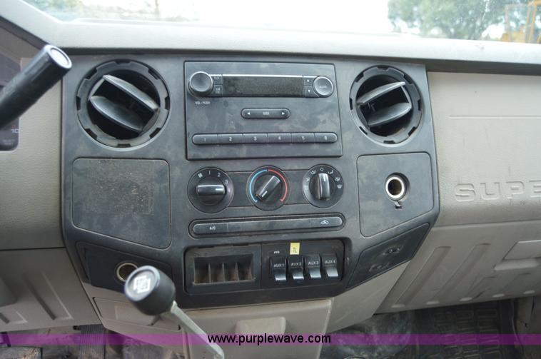 image for item AY9475 2008 Ford F450 Super Duty XL Crew Cab dump truck