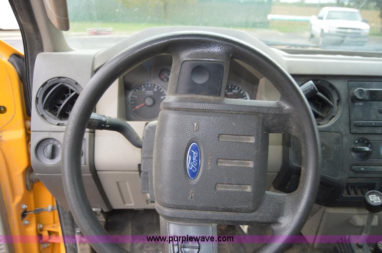 image for item AY9475 2008 Ford F450 Super Duty XL Crew Cab dump truck