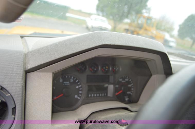 image for item AY9475 2008 Ford F450 Super Duty XL Crew Cab dump truck