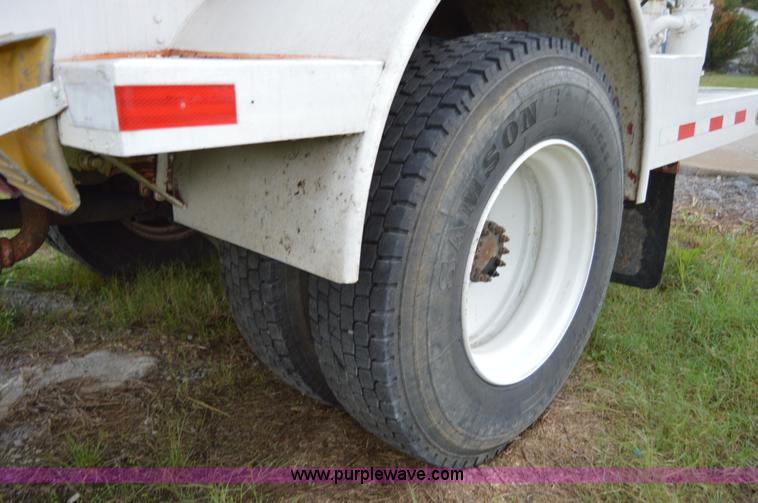 image for item AY9478 1993 Chevrolet Kodiak propane truck