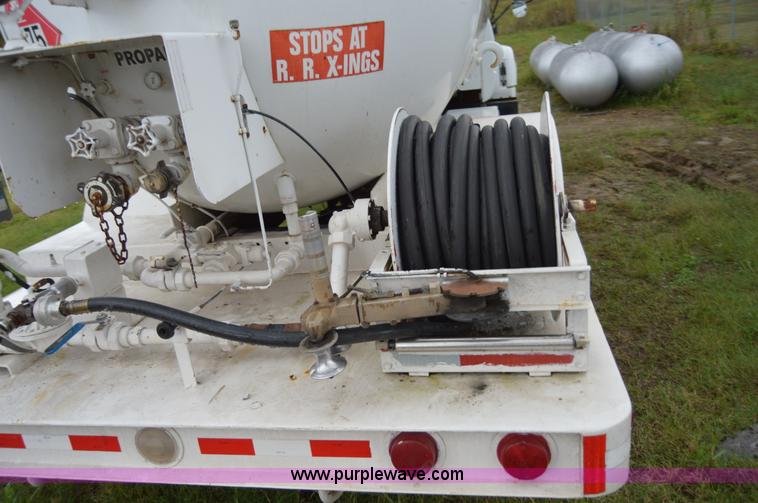 image for item AY9478 1993 Chevrolet Kodiak propane truck