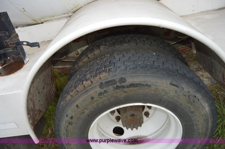 image for item AY9478 1993 Chevrolet Kodiak propane truck