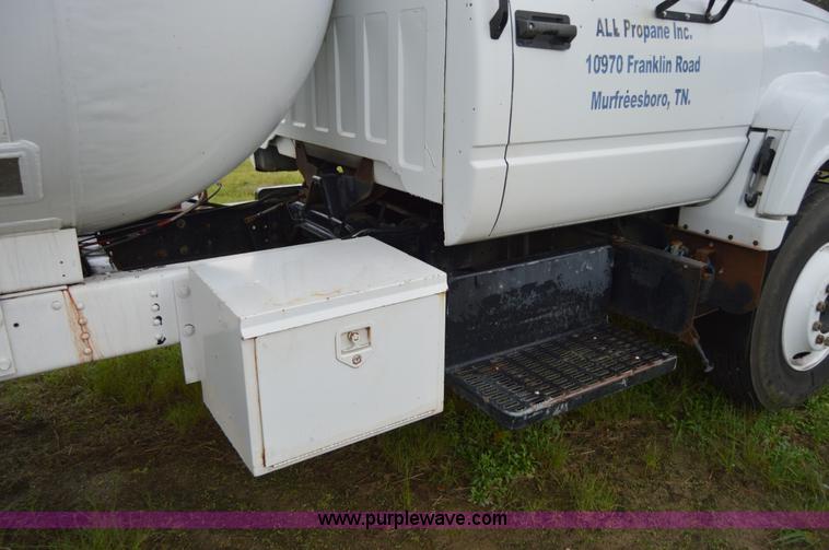 image for item AY9478 1993 Chevrolet Kodiak propane truck