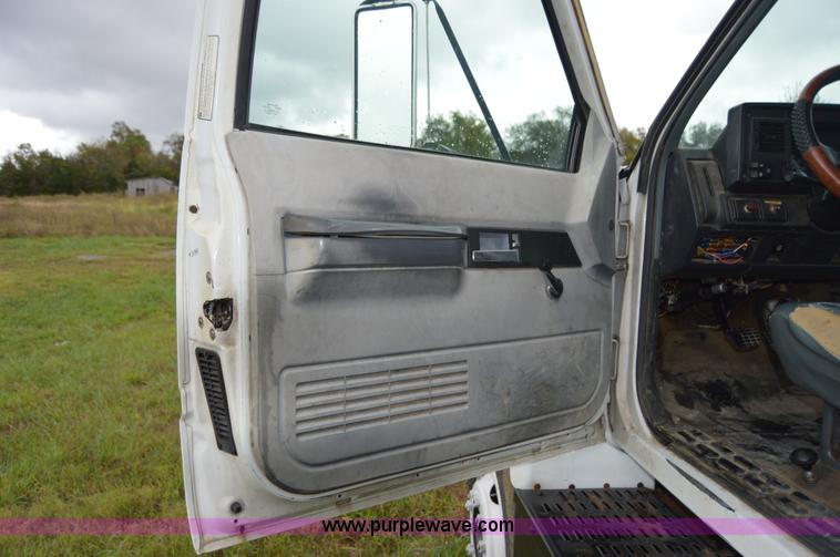 image for item AY9478 1993 Chevrolet Kodiak propane truck