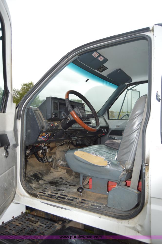 image for item AY9478 1993 Chevrolet Kodiak propane truck