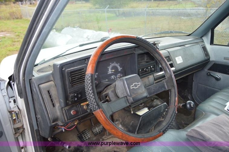 image for item AY9478 1993 Chevrolet Kodiak propane truck