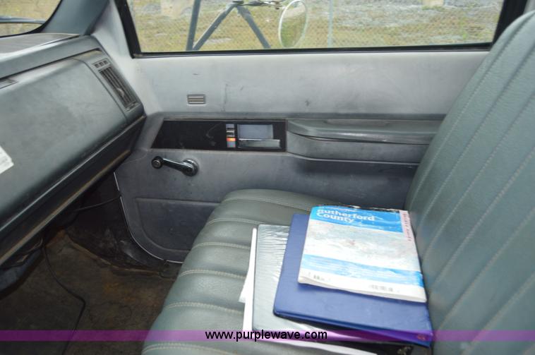 image for item AY9478 1993 Chevrolet Kodiak propane truck