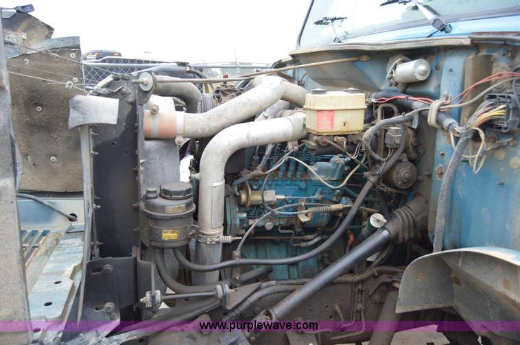 image for item AY9480 1995 International 4900 propane truck