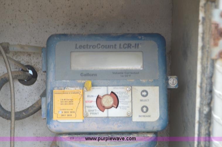 image for item AY9480 1995 International 4900 propane truck