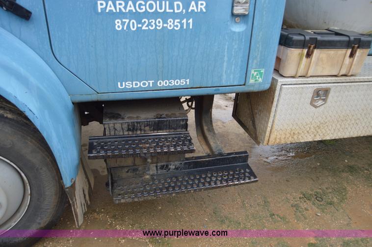 image for item AY9480 1995 International 4900 propane truck