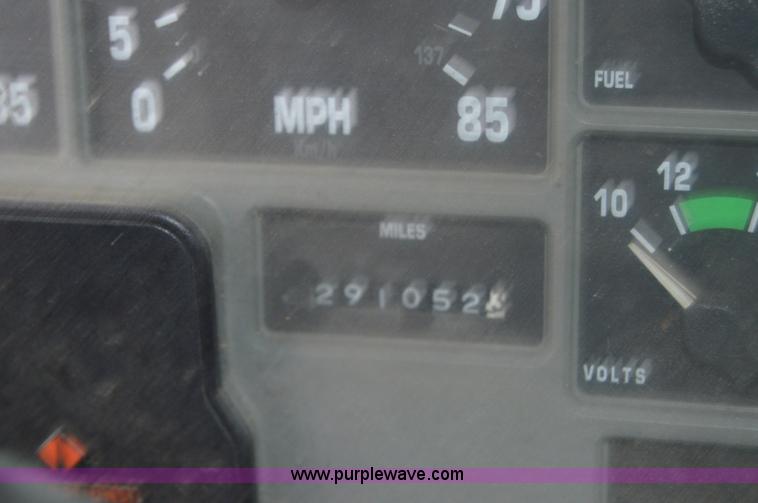 image for item AY9480 1995 International 4900 propane truck